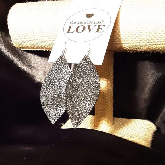 Handmade Black Pebbled Leather Leaf Earrings - Picture 2 of 3